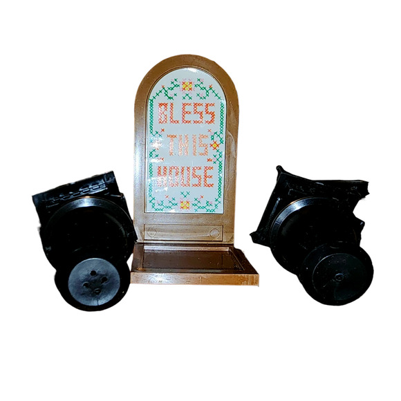 Vintage "Bless This House" Plastic Salt & Pepper Shakers Set JSNY Hong Kong - Picture 4 of 8